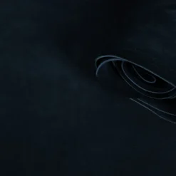 nubuk koža za obućarstvo, galanteriju i tapaciranje. Izdržljiv i mekan materijal sa baršunastom površinom, dostupan u više boja i dimenzija.